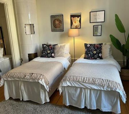 Stockholm Loft Haven 3 Beds In A 1- Bedroom Gem - 917 Екстериор снимка