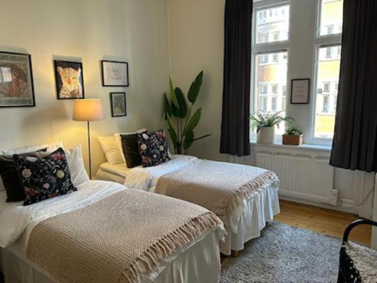 Stockholm Loft Haven 3 Beds In A 1- Bedroom Gem - 917 Екстериор снимка