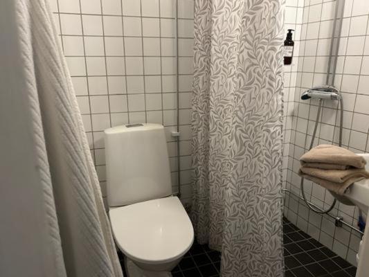 Stockholm Loft Haven 3 Beds In A 1- Bedroom Gem - 917 Екстериор снимка