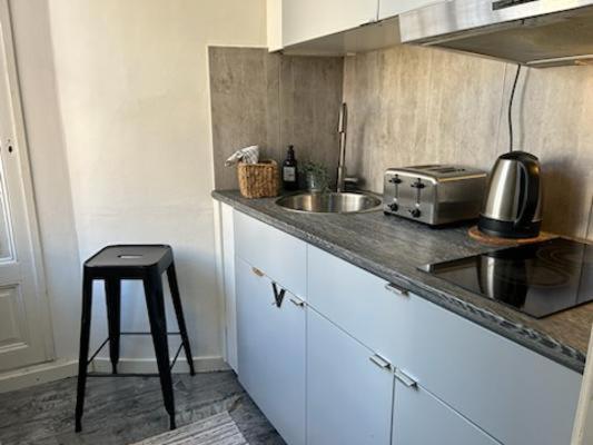 Stockholm Loft Haven 3 Beds In A 1- Bedroom Gem - 917 Екстериор снимка
